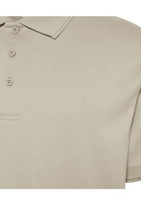 Polo Beige Regular Con Monograma Bordado En Relieve Calvin Klein