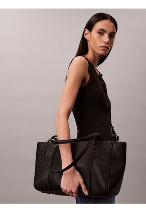 Bolso Negro Tote Con Emblema Calvin Klein