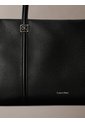 Bolso Negro Tote Con Emblema Calvin Klein de Calvin Klein