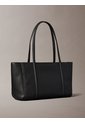 Bolso Negro Tote Con Emblema Calvin Klein de Calvin Klein