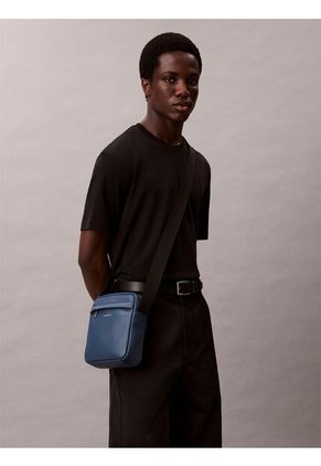 Bolso Azul Reporter Raised Calvin Klein