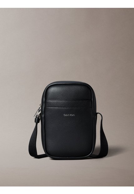 Bolso Negro Reporter Slim Calvin Klein