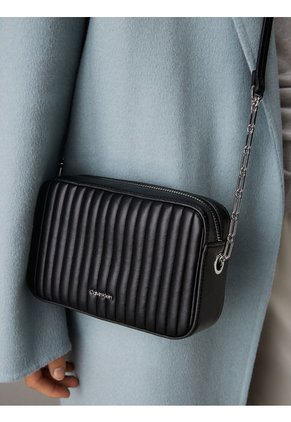 Bolso Negro Cruzado Acolchado Con Solapa Calvin Klein