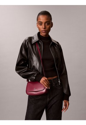 Bolso Rosa De Cámara Con Solapa Calvin Klein