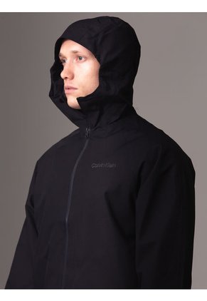 Chaqueta Negra Sport Essentials Con Capota Calvin Klein