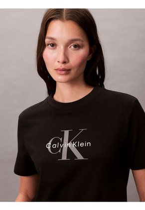 Camiseta Negra Classic Monogram Hero Calvin Klein