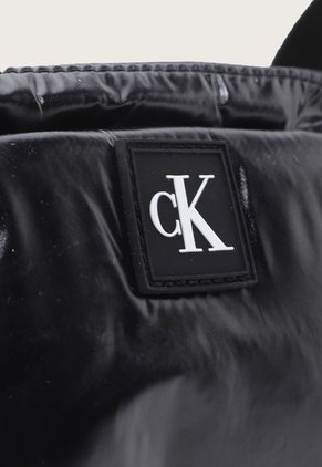 Bolso Manos Libres Negro Calvin Klein