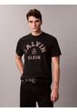 Camiseta Negra Con Gráfico De Logo Calvin Klein de Calvin Klein