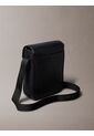 Bolso Negro Cargo Reporter Con Cierre De Solapa Calvin Klein de Calvin Klein