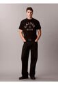 Camiseta Negra Con Gráfico De Logo Calvin Klein de Calvin Klein