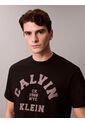 Camiseta Negra Con Gráfico De Logo Calvin Klein de Calvin Klein