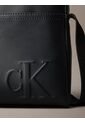 Bolso Negro Reporter Con Logo Monograma Grabado Calvin Klein de Calvin Klein