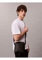Bolso Negro Reporter Con Logo Monograma Grabado Calvin Klein de Calvin Klein