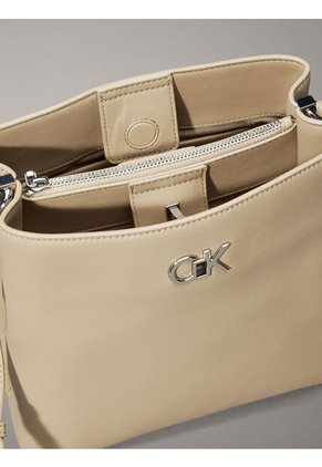 Bolso Beige Tipo Cubo Convertible Calvin Klein
