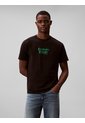 Camiseta Negra Con Logo Gráfico Calvin Klein de Calvin Klein