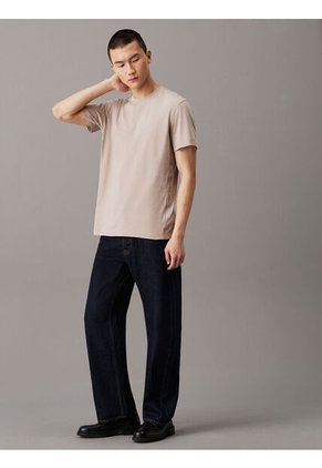 Camiseta Beige Con Logo En La Cinta Calvin Klein