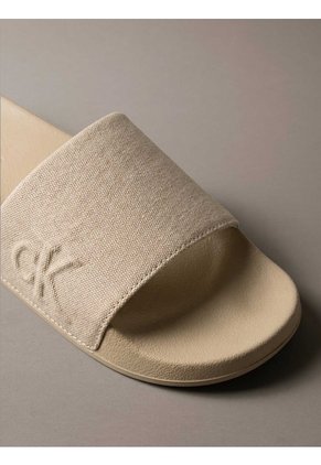 Sandalias Beige Slide Con Monograma Calvin Klein