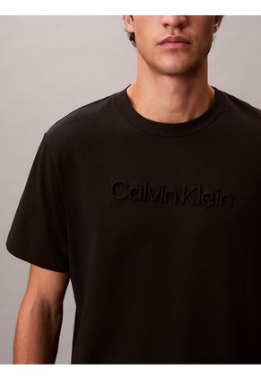 Camiseta Negra Con Logo En Relieve Calvin Klein