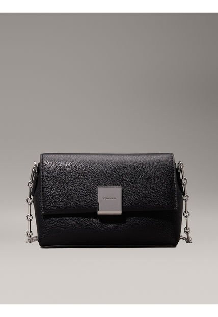 Bolso Negro Cruzado Con Placa Y Cadena Calvin Klein