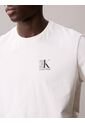 Camiseta Beige Sport Con Monograma Calvin Klein de Calvin Klein