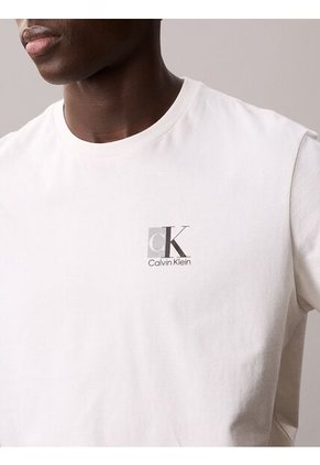 Camiseta Beige Sport Con Monograma Calvin Klein