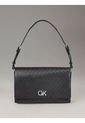 Bolso Negro De Hombro Elongated Con Monograma Calvin Klein de Calvin Klein