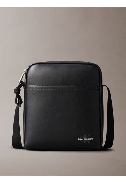 Bolso Negro Reporter Con Logotipo Calvin Klein