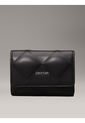 Billetera Negra Pequeña Acolchada De Plegado Triple Con RFID Calvin Klein de Calvin Klein