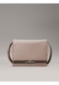 Bolso Gris Cruzado Saffiano Calvin Klein de Calvin Klein