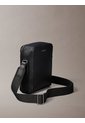 Bolso Negro Reporter Con Emblema Metálico Calvin Klein de Calvin Klein