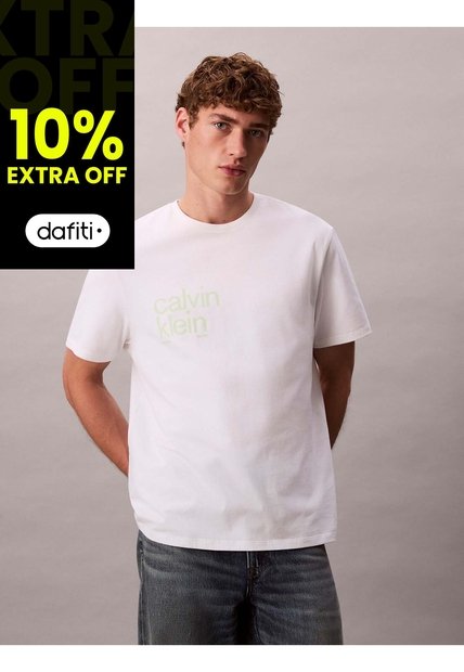 Camiseta Blanca Con Logo Estampado En Alineado Derecho Calvin Klein