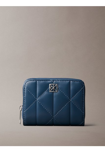 Billetera Azul Acolchada Con Cierre Alrededor Calvin Klein