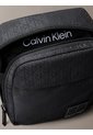 Bolso Negro Reporter Con Estampado De Emblema Calvin Klein de Calvin Klein