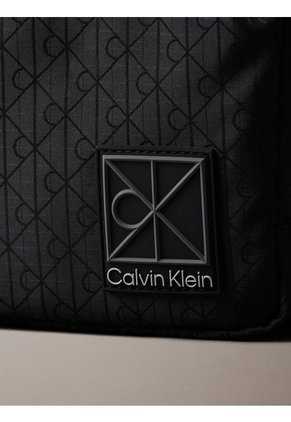 Bolso Negro Reporter Con Estampado De Emblema Calvin Klein