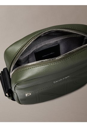 Bolso Multicolor Reporter Con Textura Integral De Emblema Calvin Klein