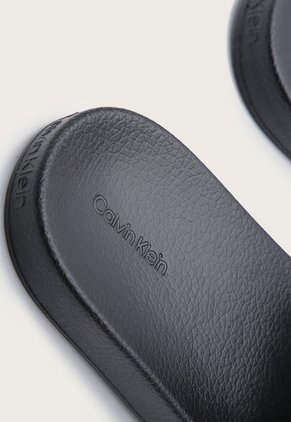 Playera Negro Calvin Klein Mono EMB