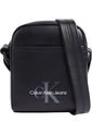 Bolso Negro Reporter Con Monograma Calvin Klein de Calvin Klein