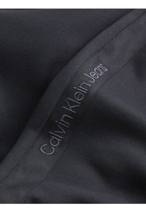 Saco Negro Con Logo Tape Calvin Klein