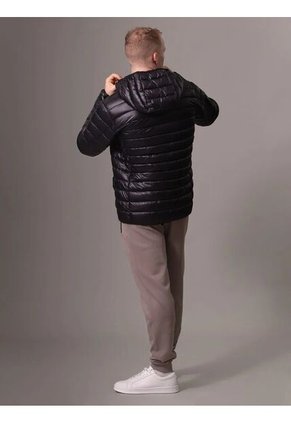 Chaqueta Negra Acolchada Con Capota Calvin Klein
