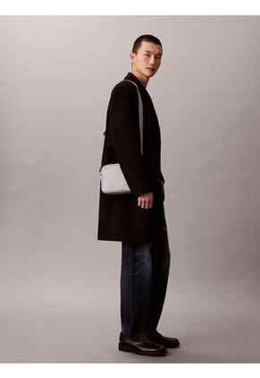 Bolso Gris Tipo Cámara Con Cinturón Textil Con Logo Calvin Klein