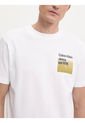 Camiseta Blanca Con Logo Difuminada En Caja Calvin Klein de Calvin Klein
