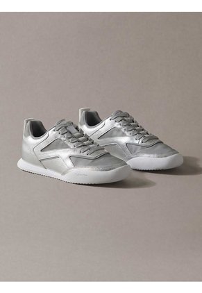 Tenis Gris Runner De Perfil Bajo Con Franjas Calvin Klein