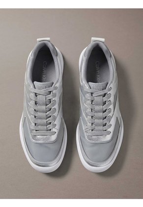 Tenis Gris Runner De Perfil Bajo Con Franjas Calvin Klein