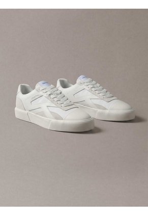 Tenis Blanco De Corte Bajo Con Bandas Laterales Calvin Klein