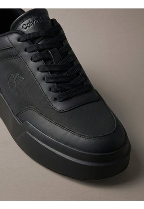 Tenis Negro Chunky Con Cordones Calvin Klein