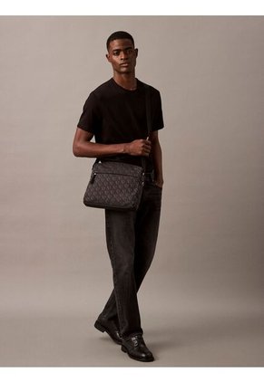 Bolso Negro Cruzado Con Estampado De Monograma Calvin Klein