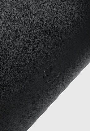 Bolso Calvin Klein Negro