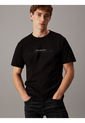 Camiseta Negra Con Logo Pequeño Calvin Klein de Calvin Klein