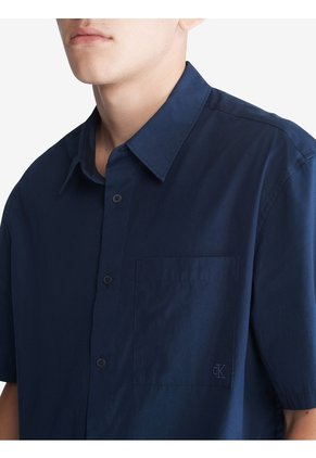 Camisa Azul Sencilla Y Solida Con Logo Calvin Klein