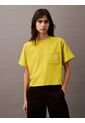 Camiseta Amarilla Cropped Con Escudo Con Logo Calvin Klein de Calvin Klein